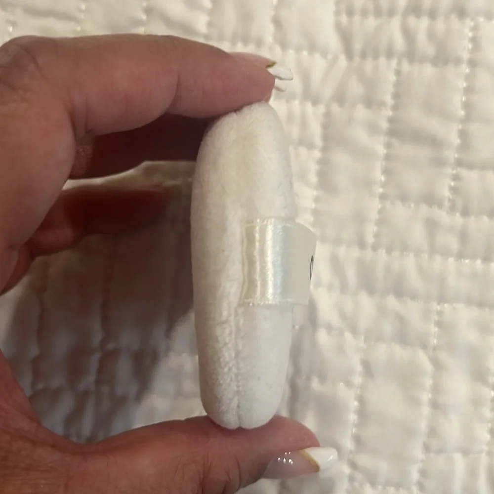 CHANEL :: COSMETIC PUFF